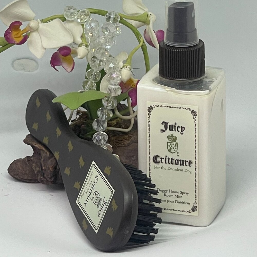 Juicy Crittoure Doggy Dog House Spray Room Mist - 5 oz + Dog Brush - New